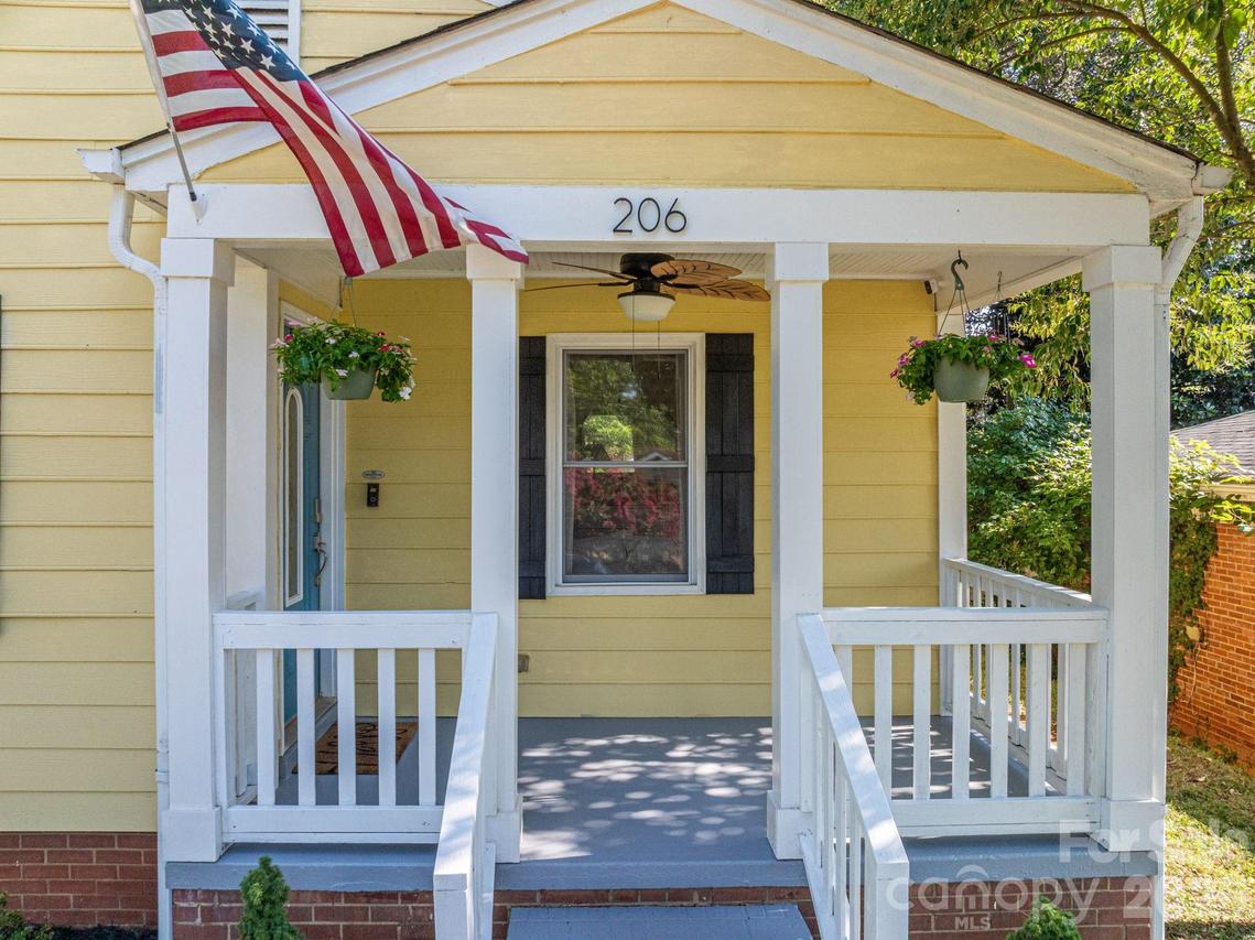 206 Cedar St., Belmont, NC 28012