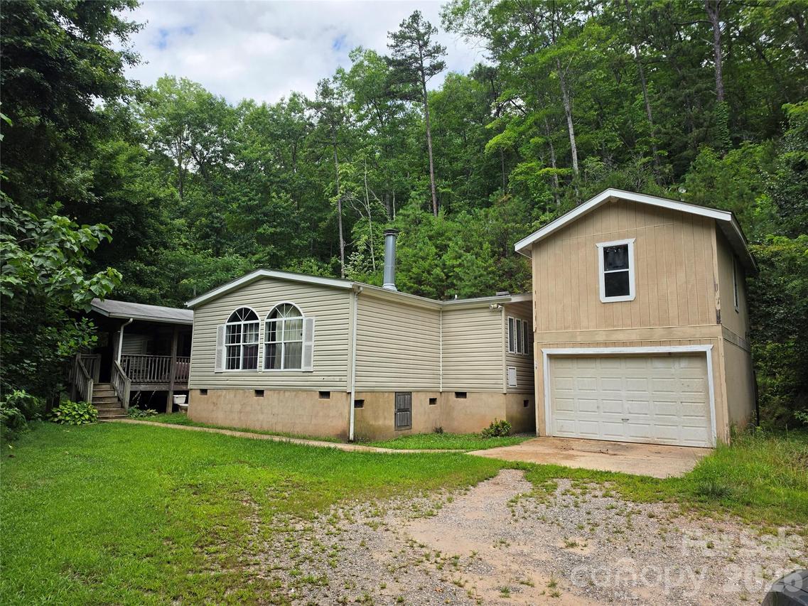 119 Miracle Mountain Rd., Bryson City, NC 28713