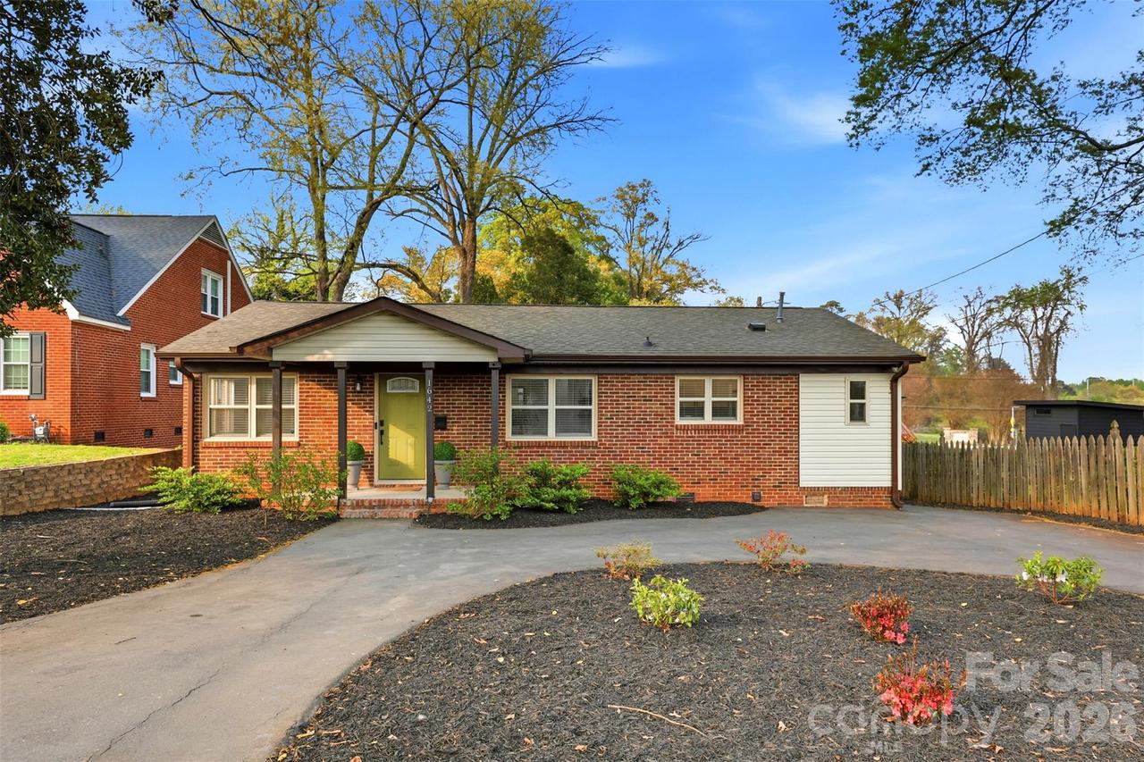 1642 Washington Ave., Charlotte, NC 28216