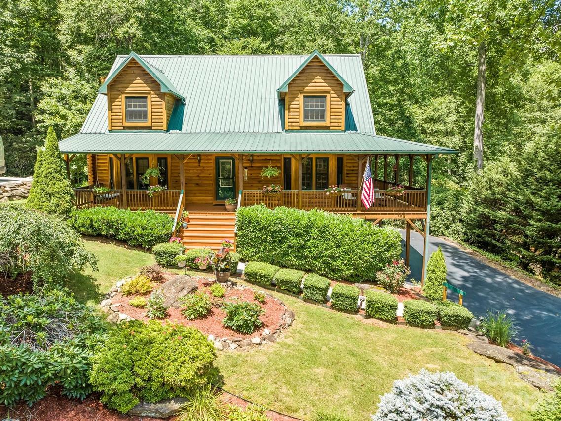 528 Brannon Forest Dr., Waynesville, NC 28785