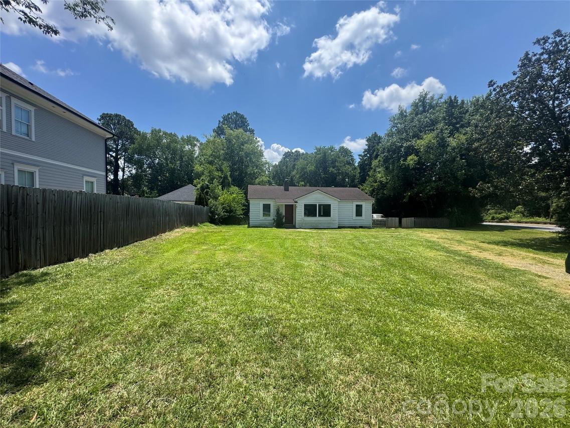 5410 Closeburn Rd., Charlotte, NC 28210