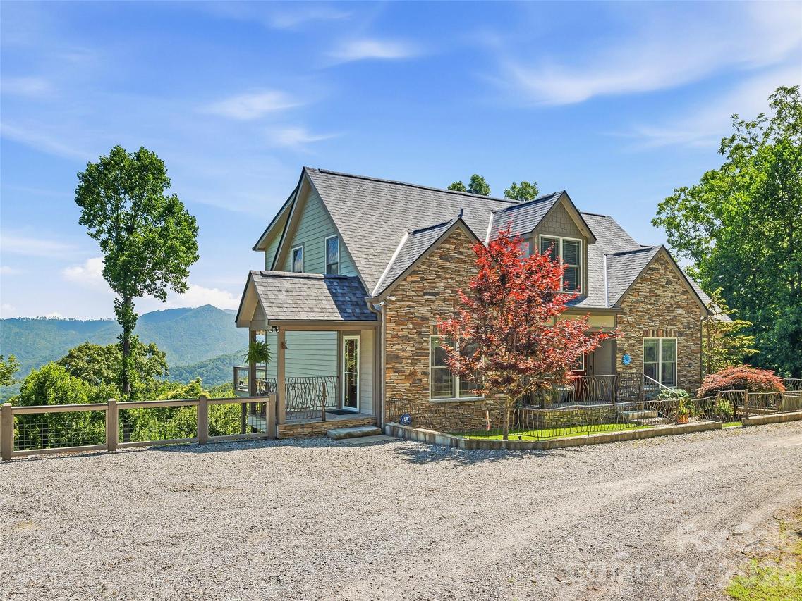 15 Patton Cir., Asheville, NC 28804
