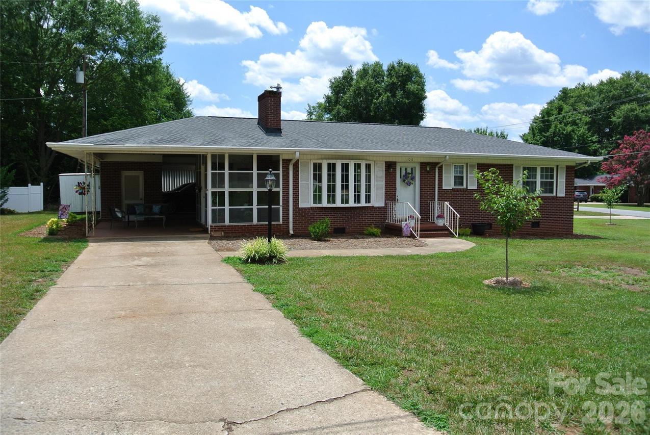 106 Freeman St., Rutherfordton, NC 28139