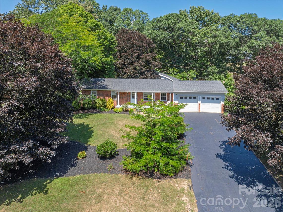 258 Camelot Dr., Clyde, NC 28721