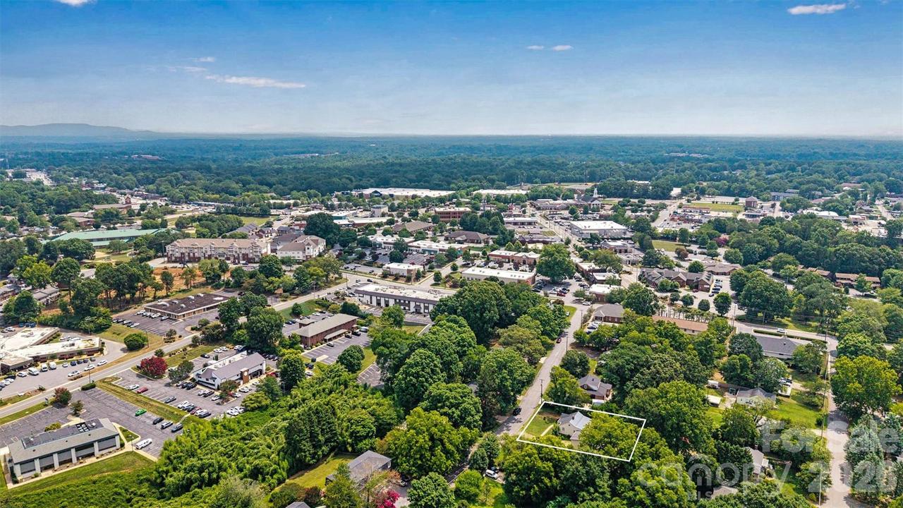 147 13th Ave., Hickory, NC 28601