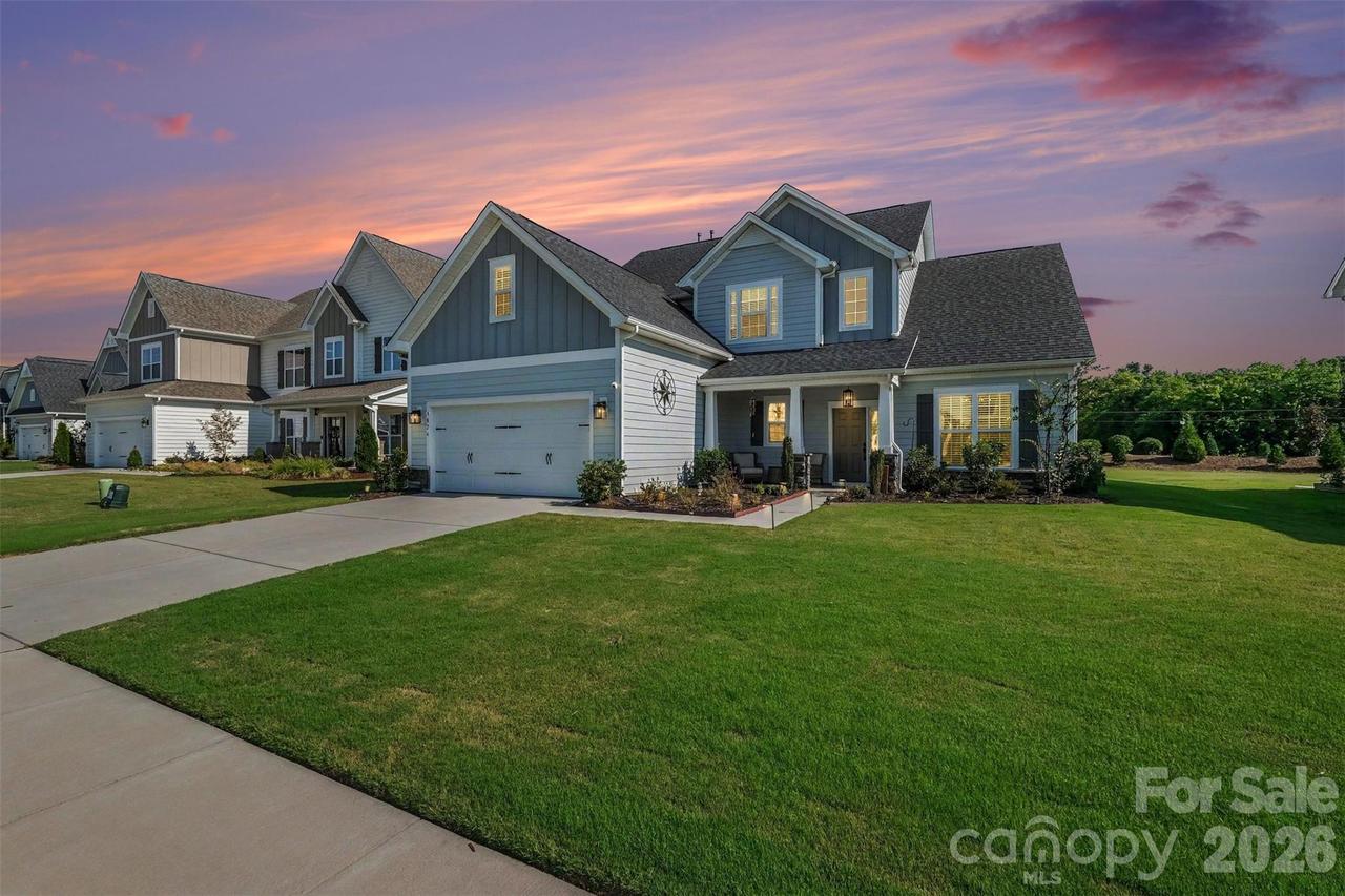 3826 Dahlia Dr., Harrisburg, NC 28075