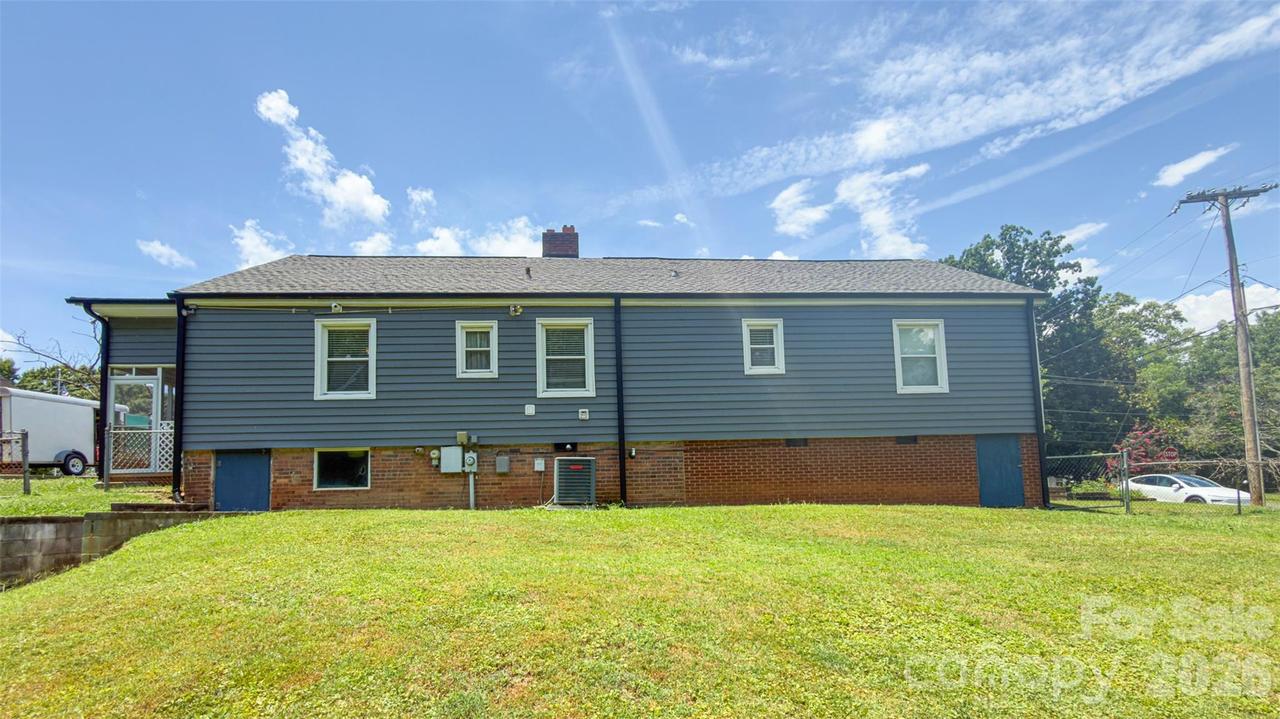 408 Oakdale St., Gastonia, NC 28054
