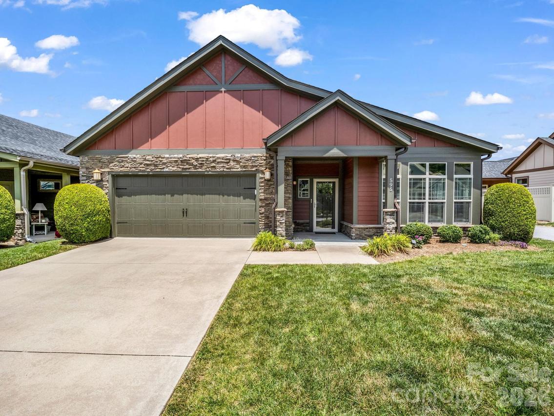 595 Summerfield Pl., Flat Rock, NC 28731