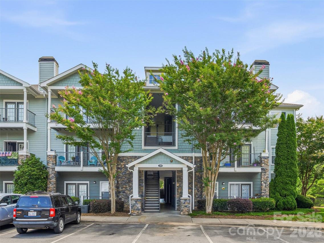 200 Vista Lake Dr. #301, Candler, NC 28715
