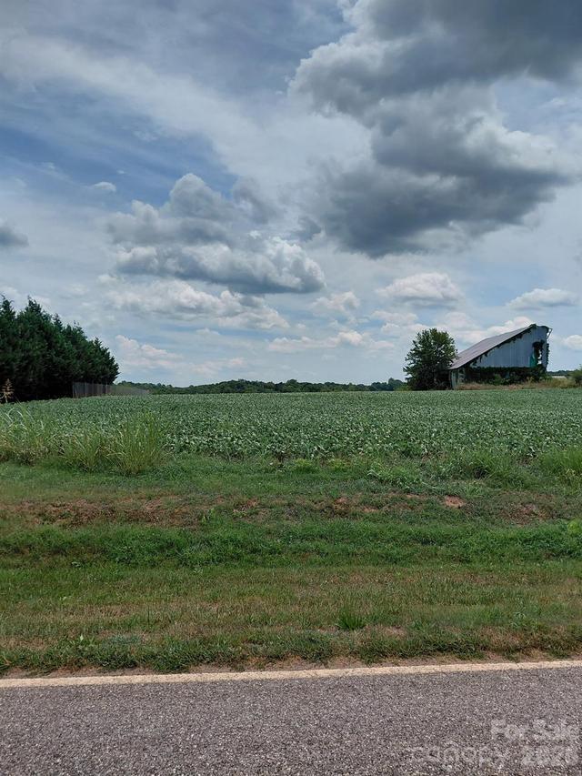 000 Howards Bridge Rd., Union Grove, NC 28689
