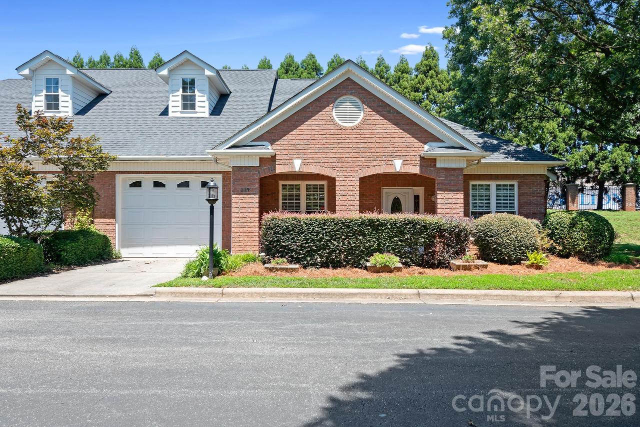 215 Knops Nob Rd., Mooresville, NC 28115