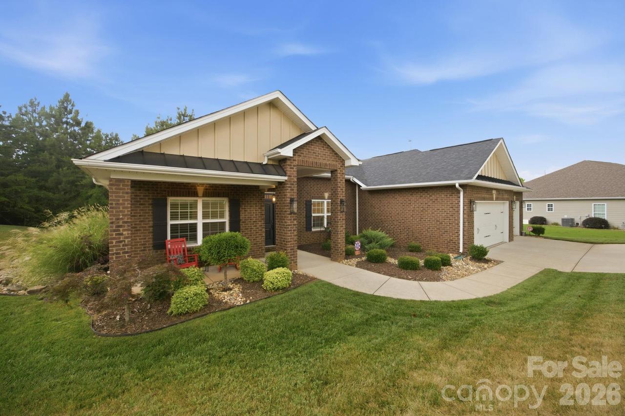 193 Hunters Hill Dr., Statesville, NC 28677