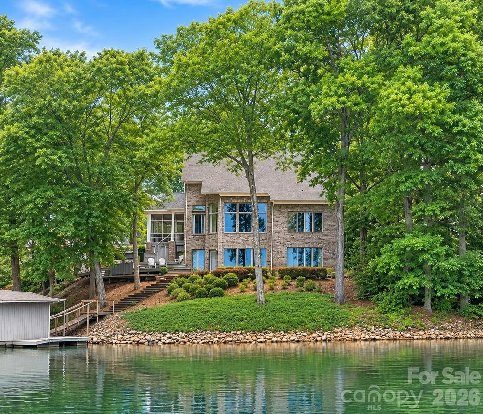 1075 Lakefront Woods Dr., Belmont, NC 28012