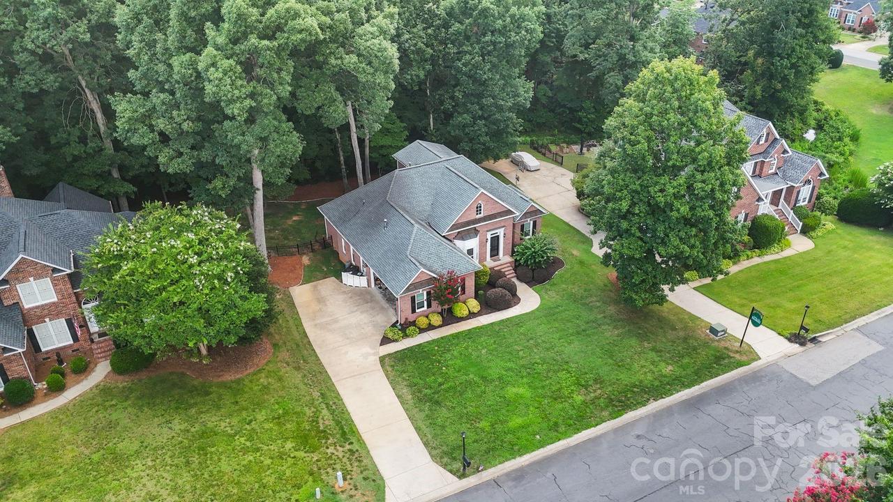 4437 Shannamara Dr., Matthews, NC 28104