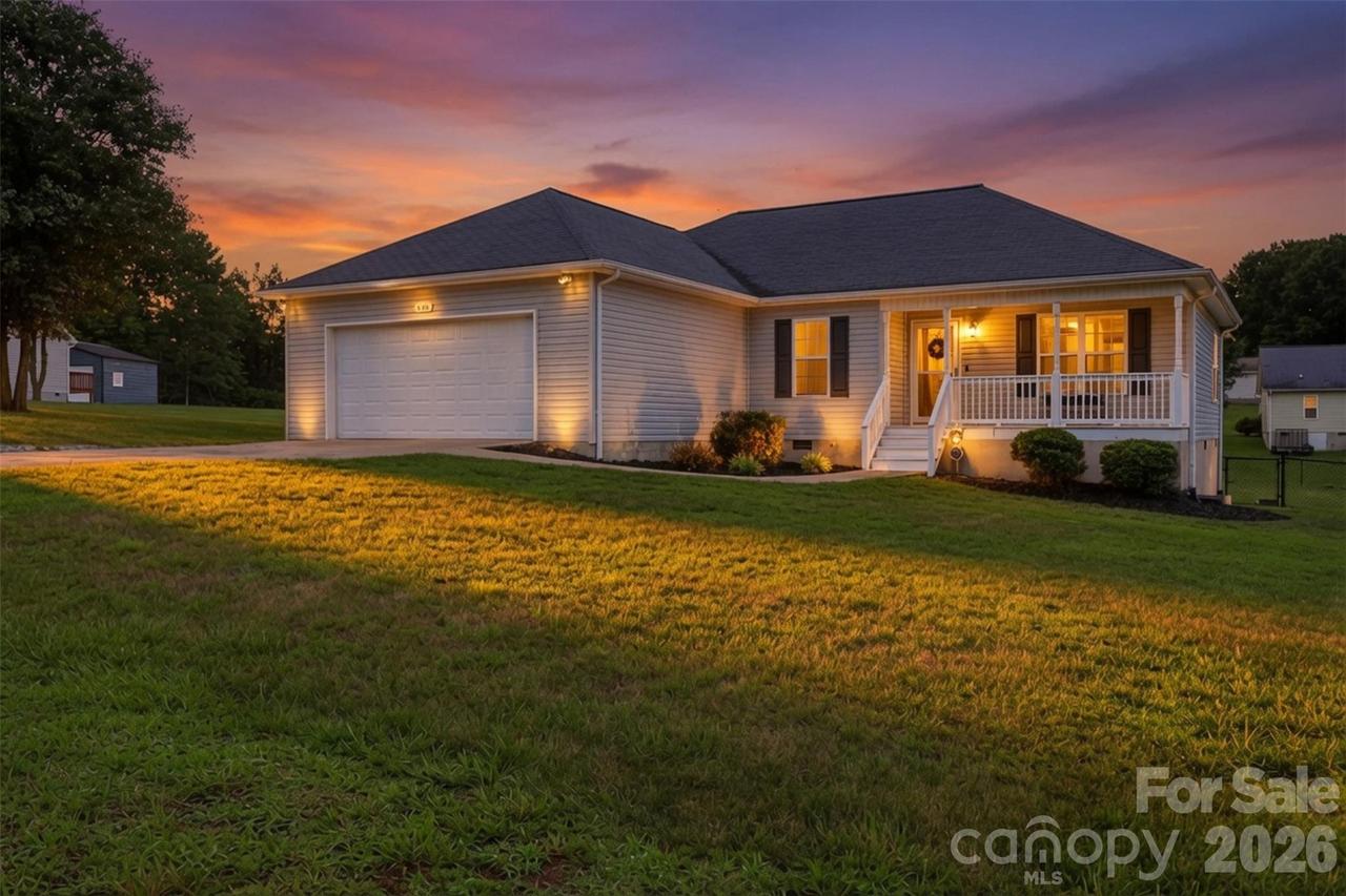 398 Green Meadows Dr., Taylorsville, NC 28681
