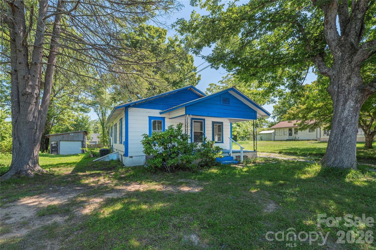 308 Substation St., Hendersonville, NC 28792