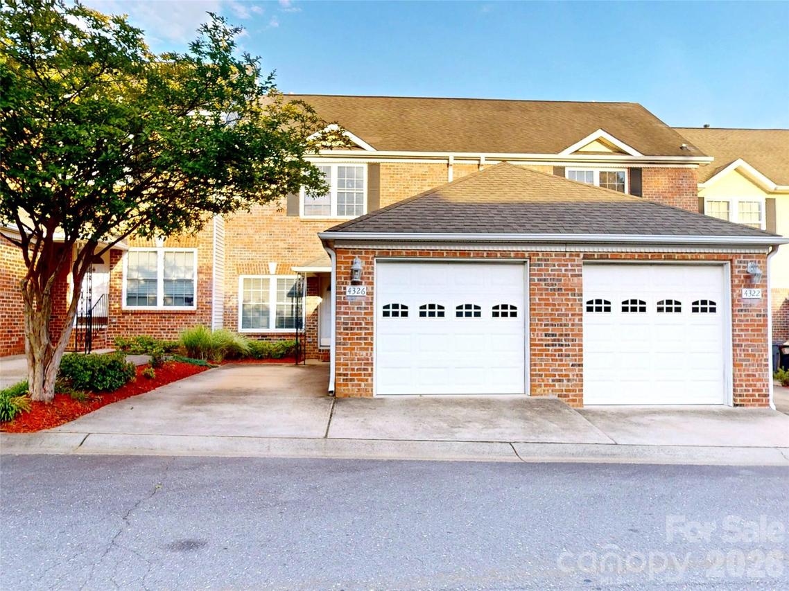 4326 Laurel Hill Ln., Charlotte, NC 28217