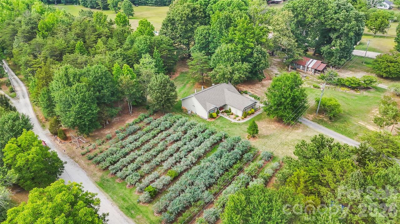 1483 Hopewell Church Rd., Catawba, NC 28609