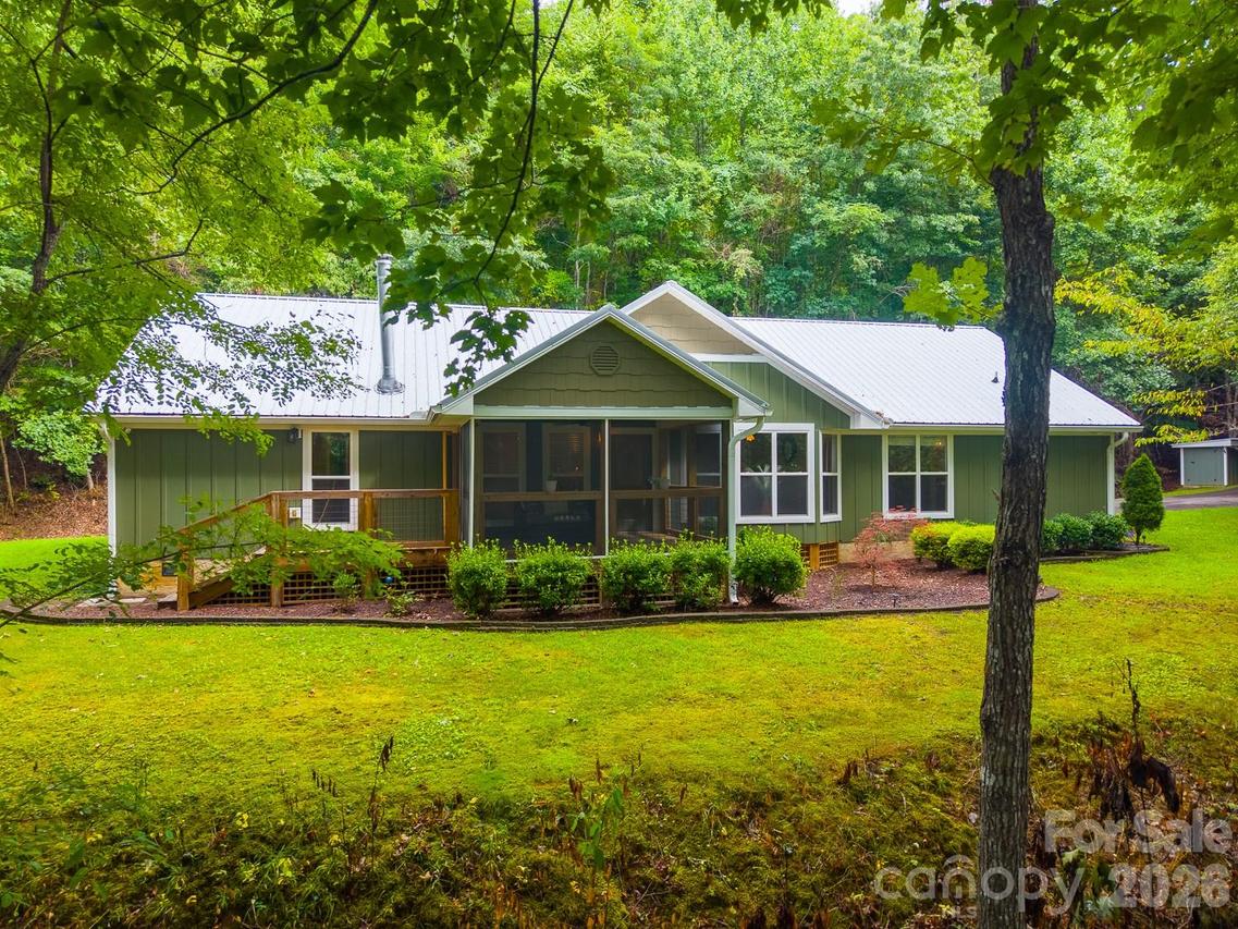 544 Stonehaven Dr., Cullowhee, NC 28723