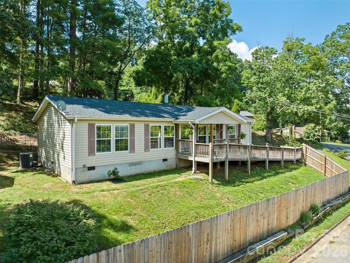 26 Cedar St., Canton, NC 28716