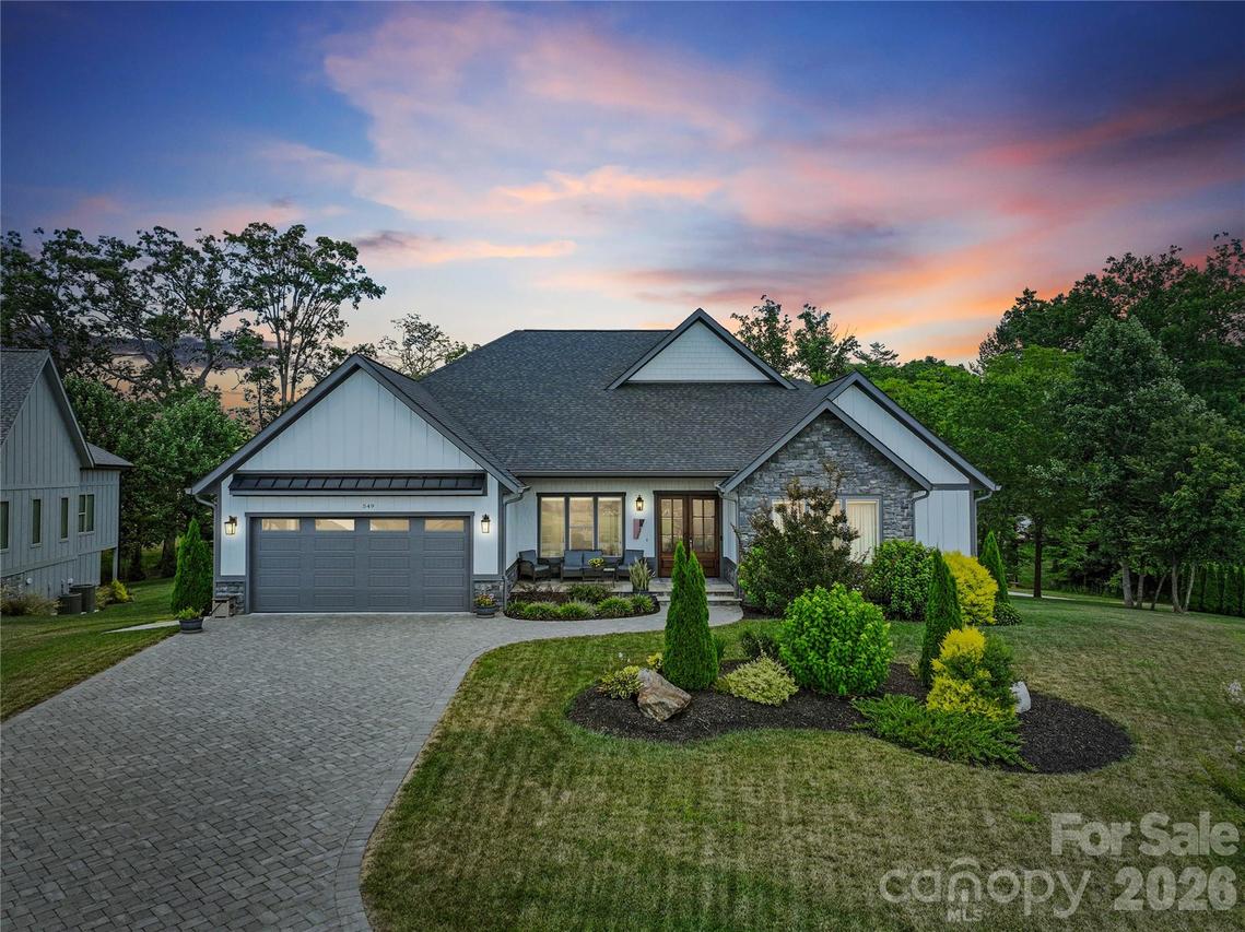 549 Daniel Circle Dr., Mills River, NC 28759