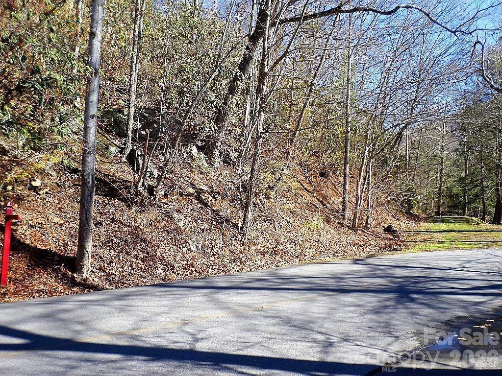 350 Mountain View Dr., Maggie Valley, NC 28751