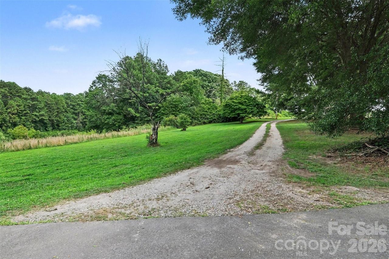 - Red Yam Farm Rd., Dallas, NC 28034