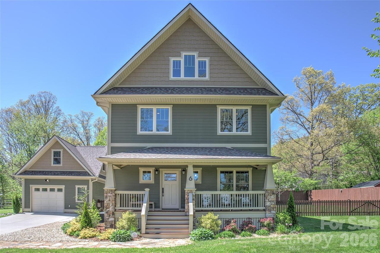 6 Hamlet St., Black Mountain, NC 28711