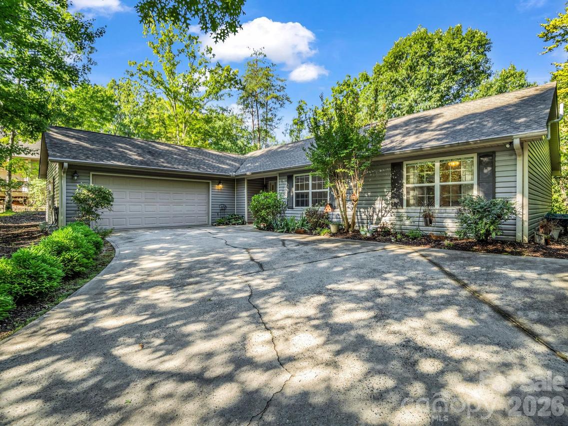141 Dalton Ct., Lake Lure, NC 28746