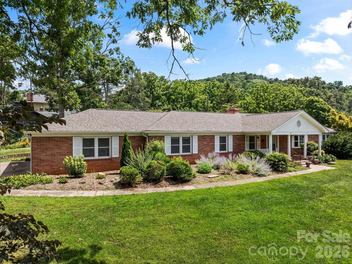 21 Hamburg Dr., Weaverville, NC 28787