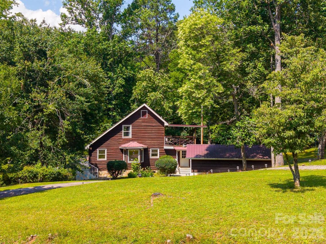 26 W Cowee Woods Ct., Franklin, NC 28734