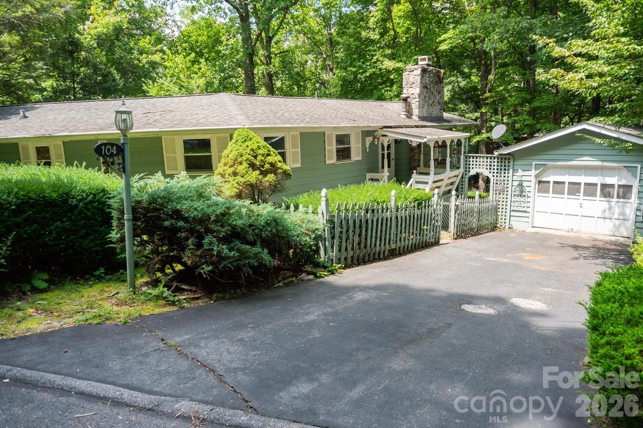 104 Ash Dr., Maggie Valley, NC 28751