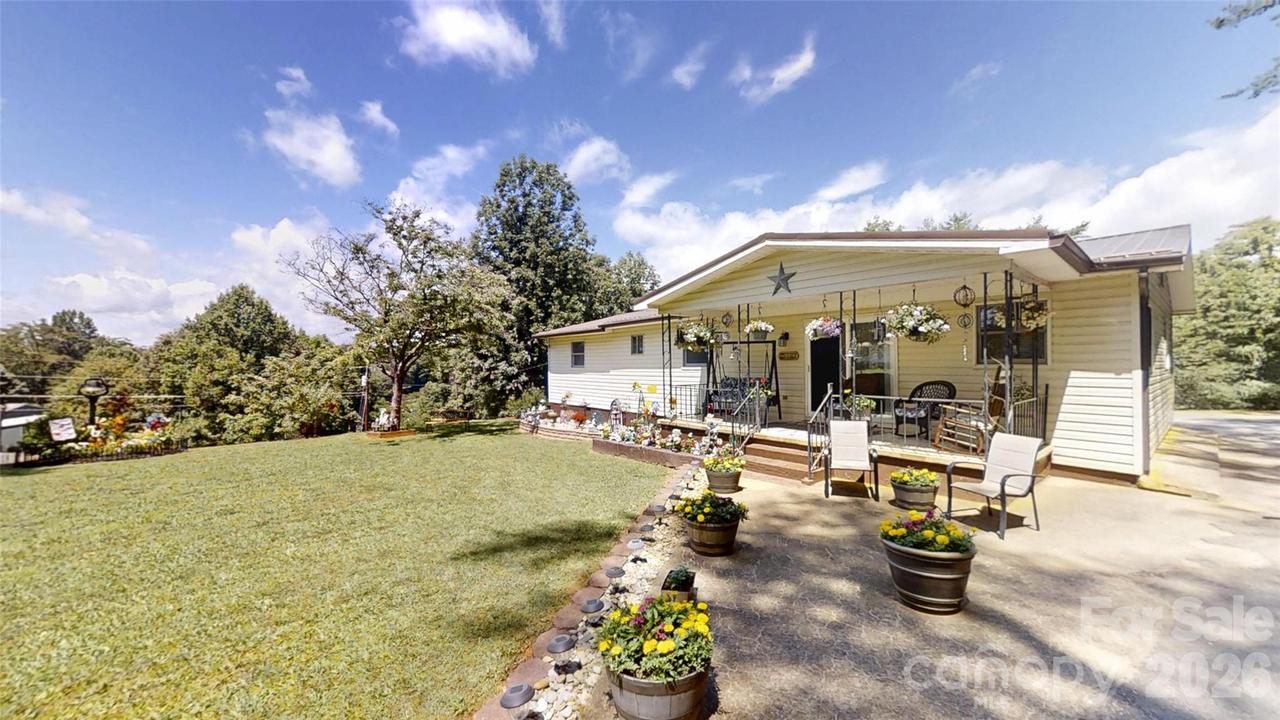 81 Pine Mount Rd., Weaverville, NC 28787