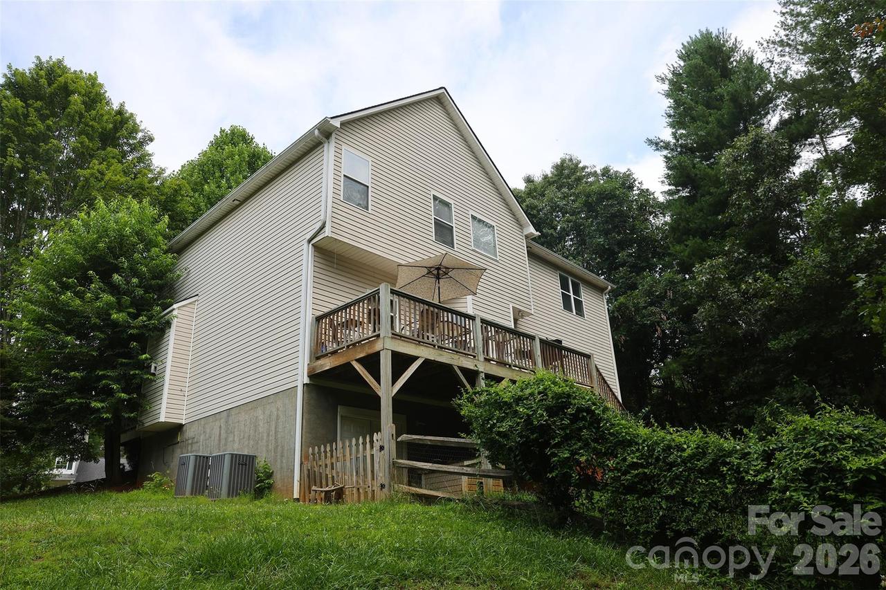 30 Double Brook Dr., Weaverville, NC 28787