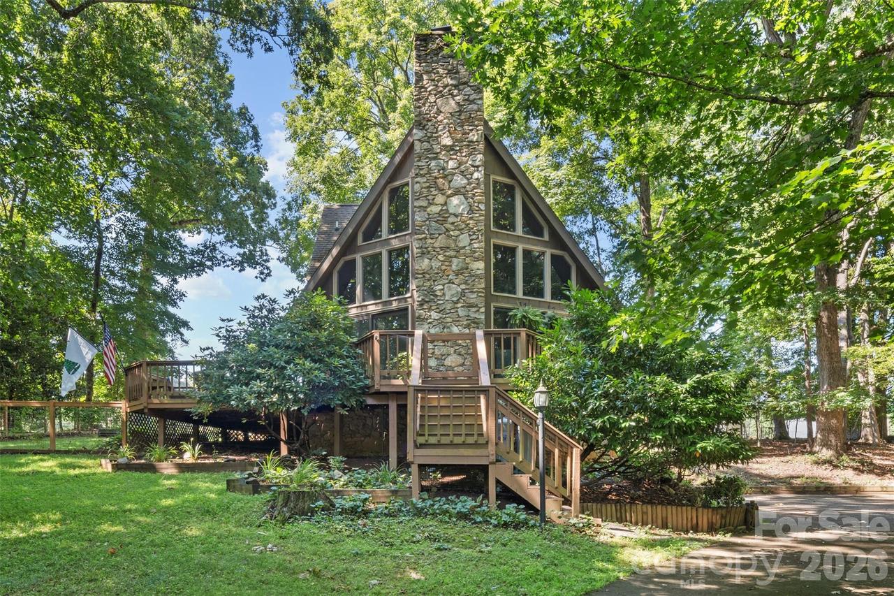 55 Overlook Dr., Candler, NC 28715
