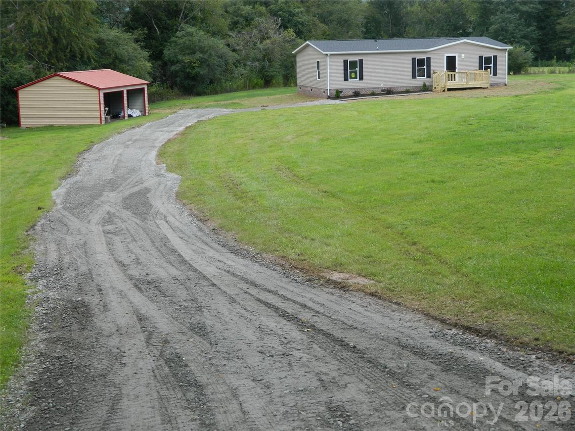 3944 Hollywood Ridge Rd., Lenoir, NC 28645