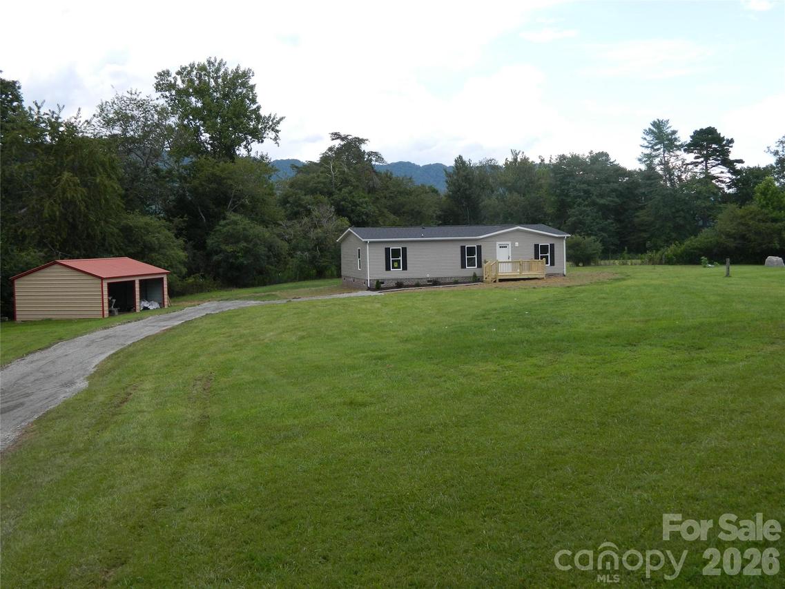 3944 Hollywood Ridge Rd., Lenoir, NC 28645