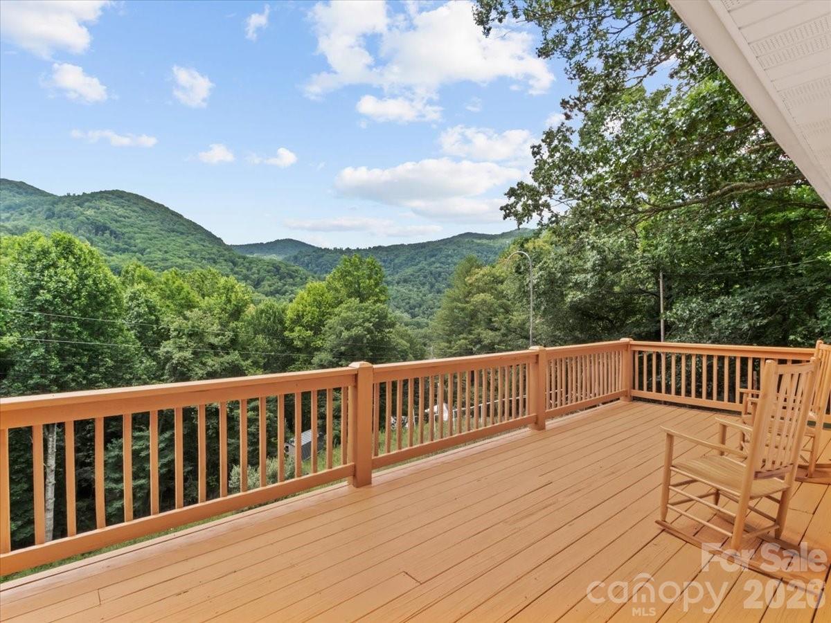 198 Florida Hill Dr., Green Mountain, NC 28740