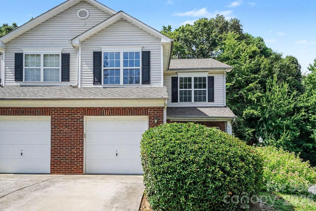 8451 Carolina Lily Ln., Charlotte, NC 28262