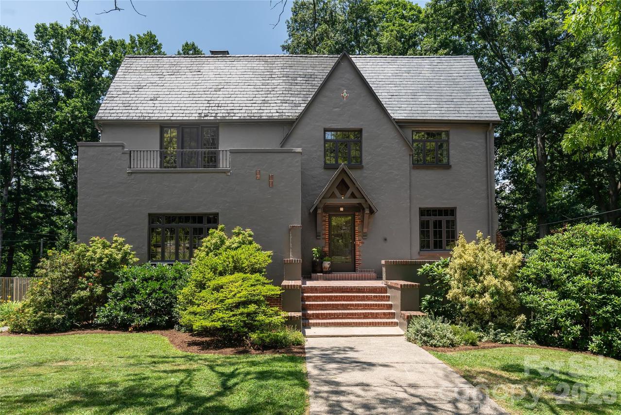 21 Lynwood Rd., Asheville, NC 28804