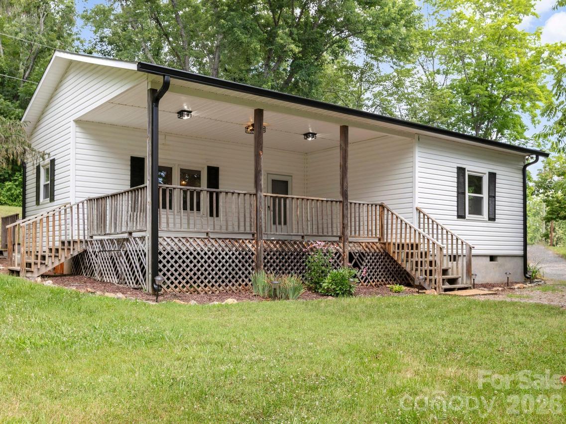 47 Carolina Mountain Dr., Candler, NC 28715