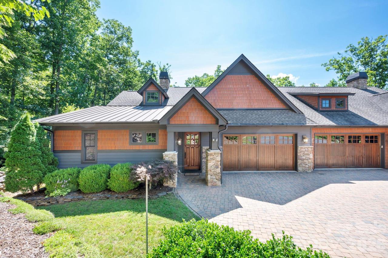 33 Hawks Branch Cir., Fairview, NC 28730