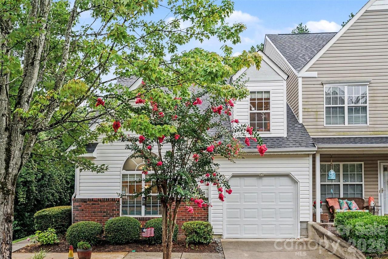 927 Sparrows Nest Ln., Pineville, NC 28134