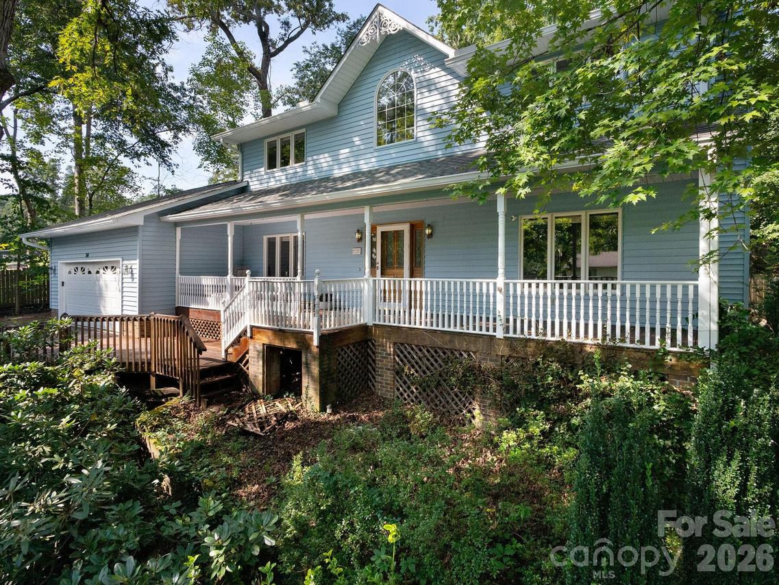 30 S Oaks Cir., Asheville, NC 28806