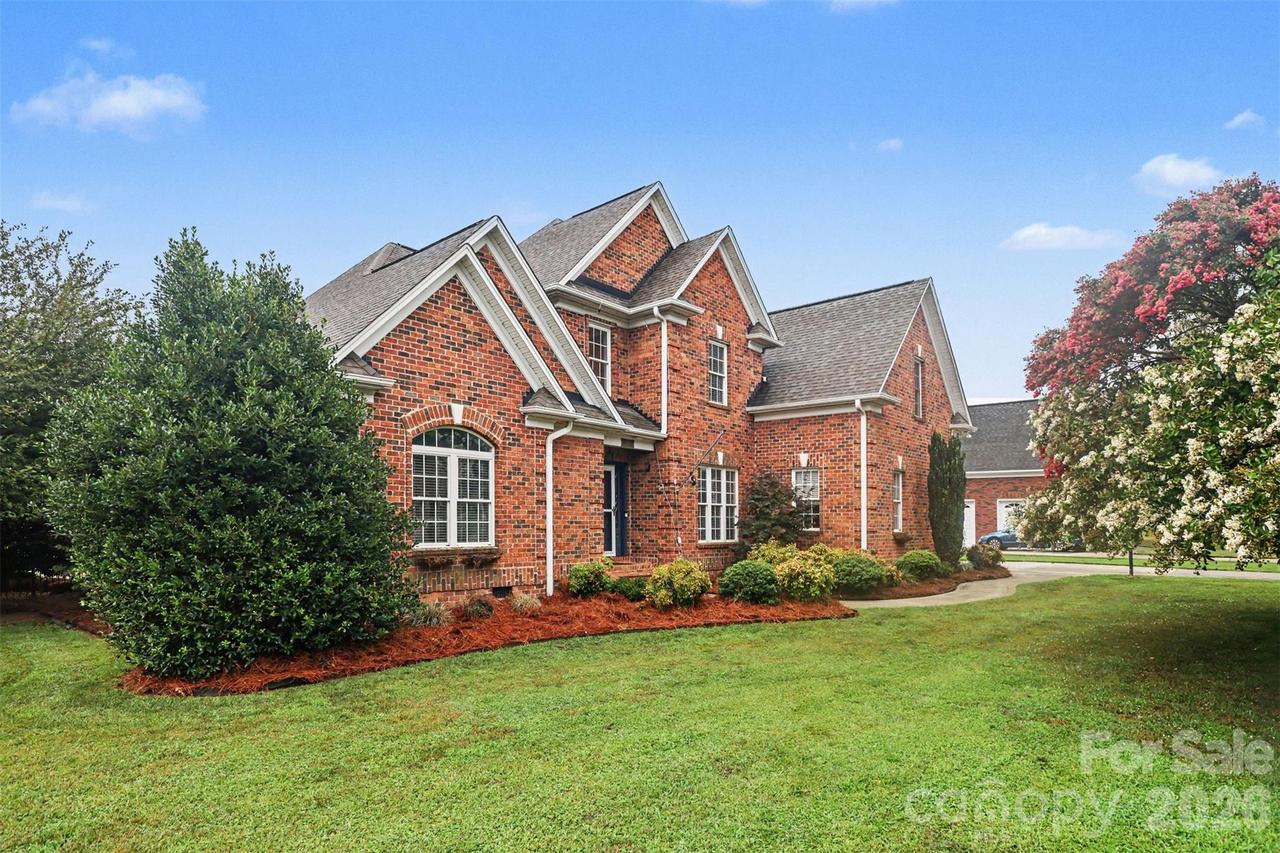 1004 Creekwalk Dr., Stanley, NC 28164