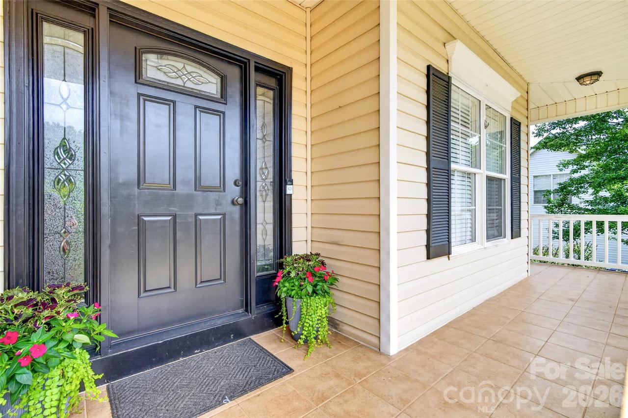 6208 Neptune Dr., Denver, NC 28037