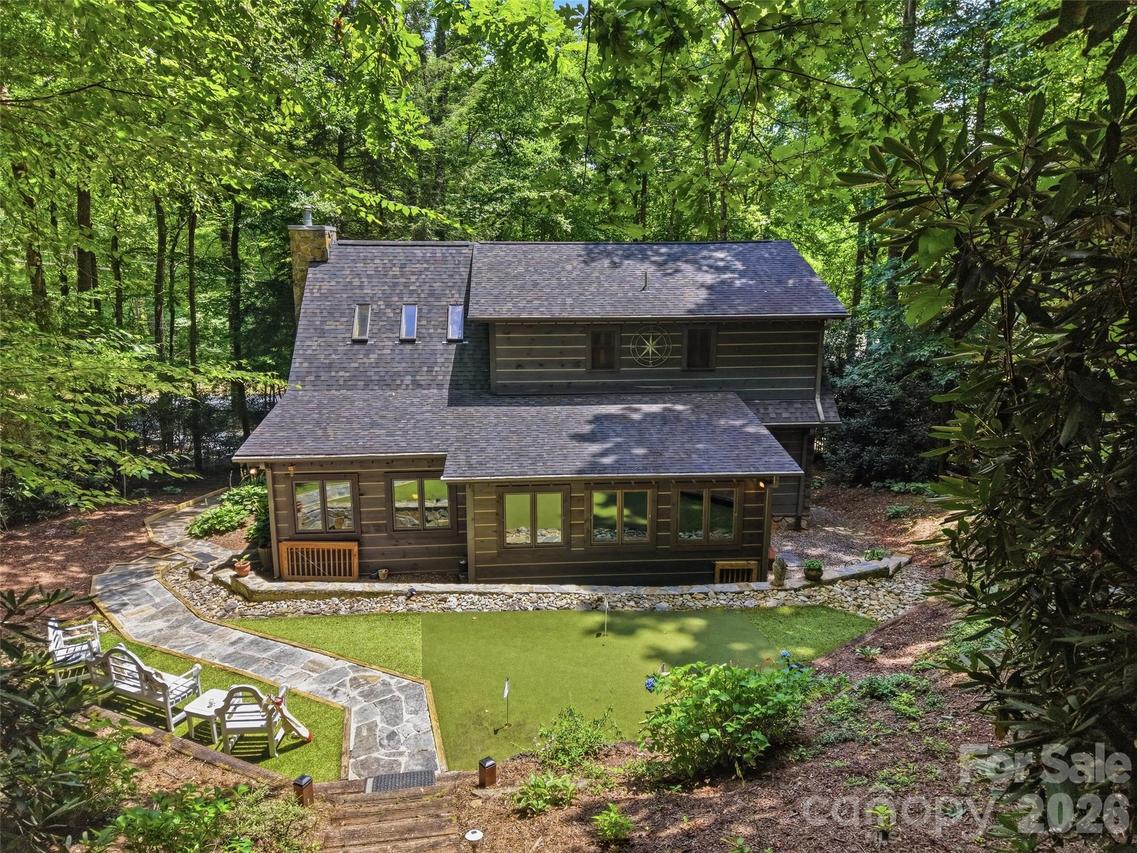 6 Laurel Branch Dr., Black Mountain, NC 28711