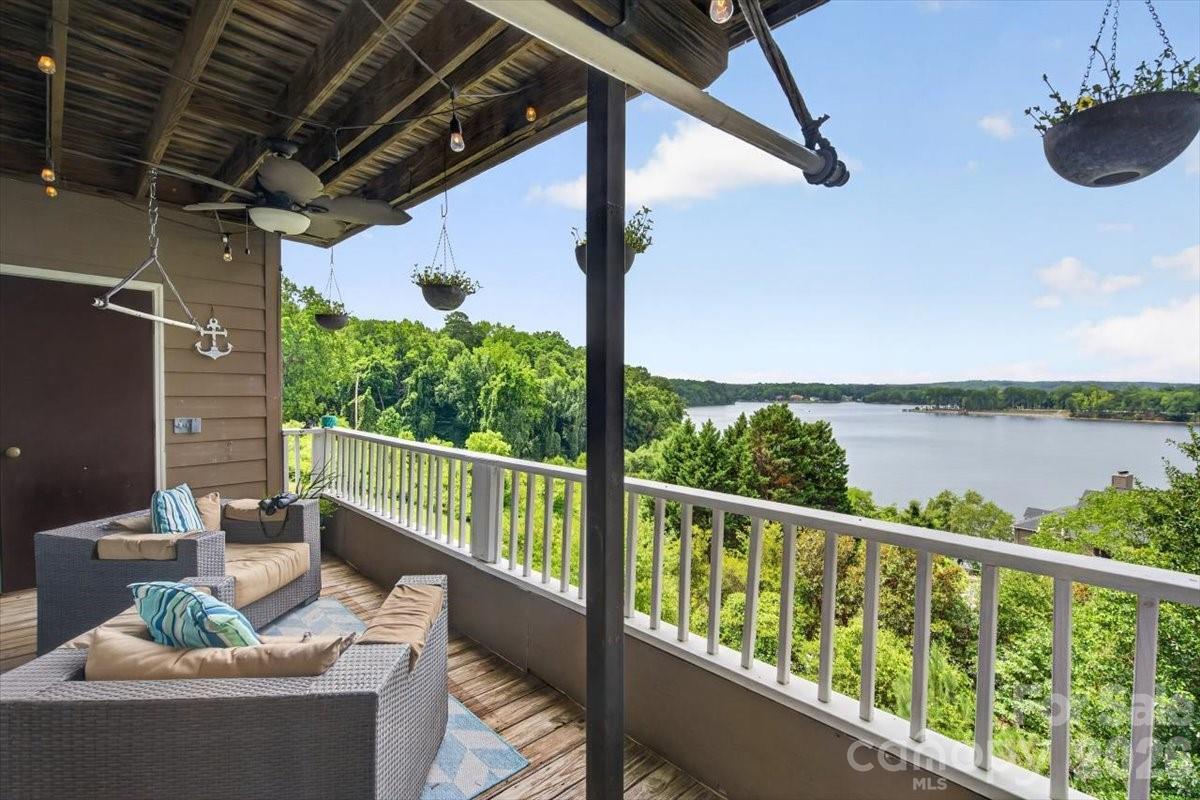 9709 Emerald Point Dr. #8, Charlotte, NC 28278