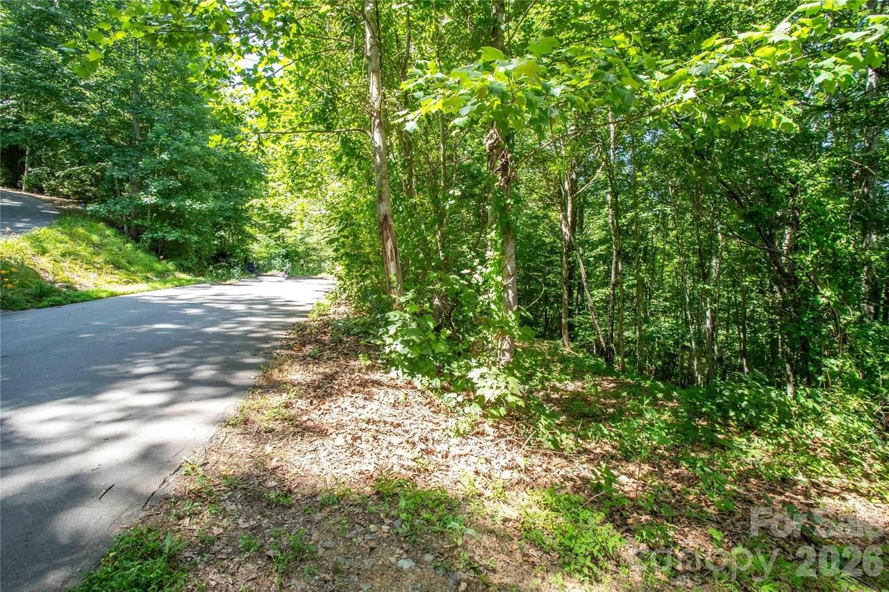 71 Timberwood Dr., Asheville, NC 28806
