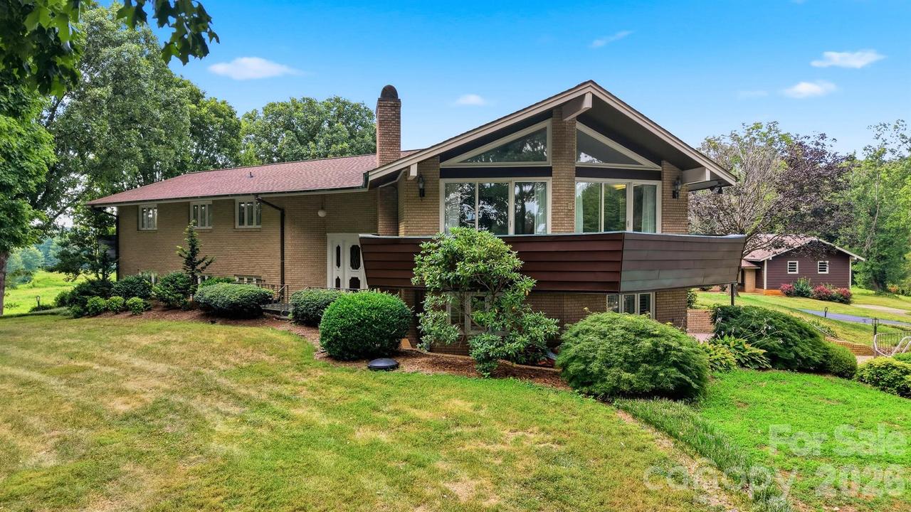 6859 River Bend Rd., Claremont, NC 28610